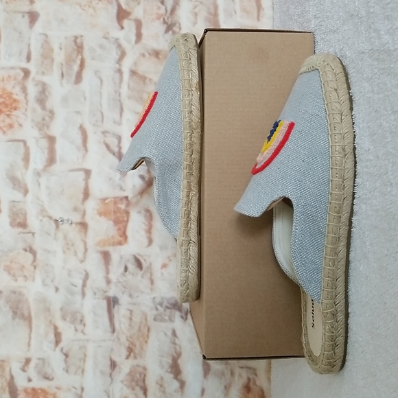 New Soludos Rainbow Embroidered Espadrille Mules - Picture 4 of 9